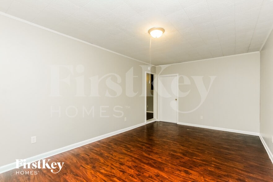 Building Photo - 1541 Younce St