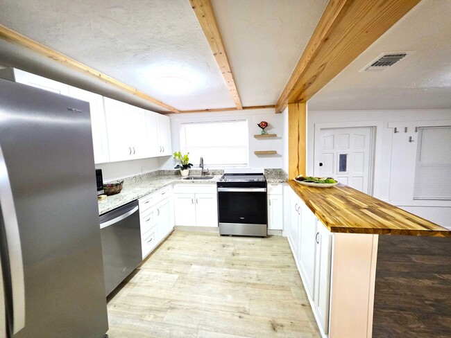 Building Photo - Vero Beach Rentals. Vero Beach Rent, LLC and Property Management Company