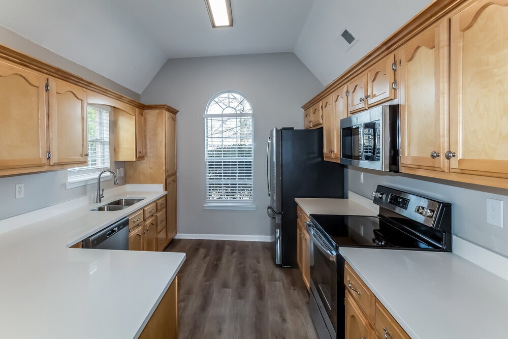 Building Photo - 5863 Stafford Dr