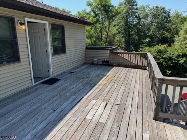 Primary Photo - 172 Landing Rd