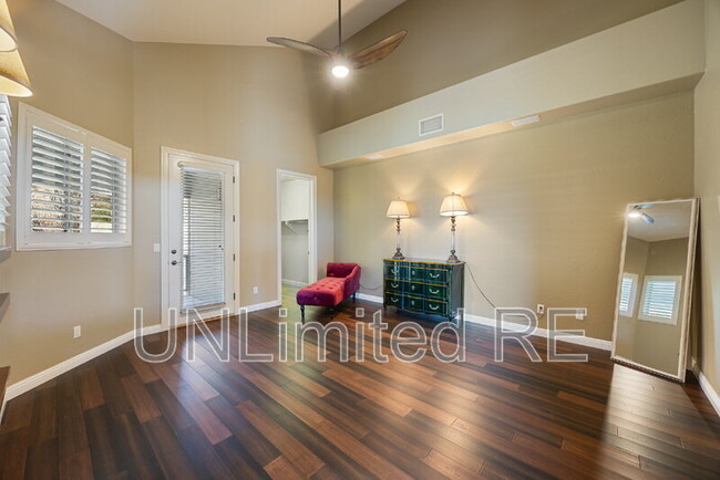 Building Photo - 674 Crosscreek Dr