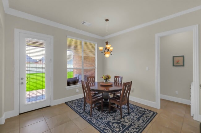Building Photo - 2810 Red Maple Dr