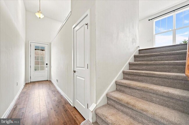 Building Photo - 1911 Boulder Dr
