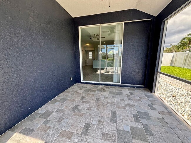 Building Photo - 1324 SE 6th Ave