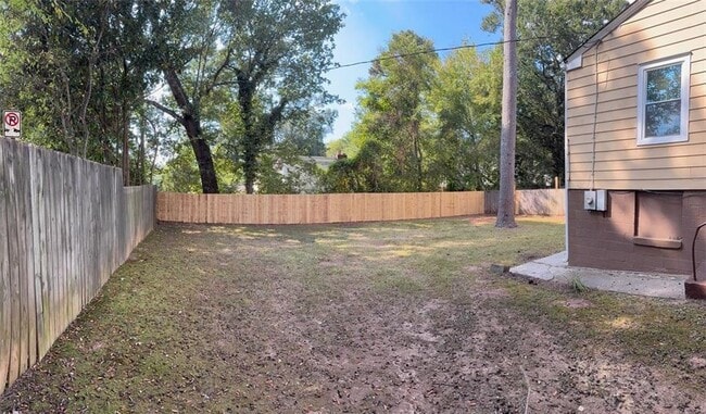 Building Photo - 1205 Edie Ave SE