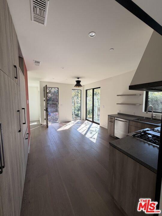 Building Photo - 4517 Cleland Ave