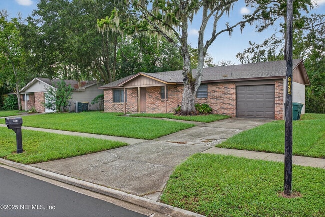 Building Photo - 9937 Moss Side Ln