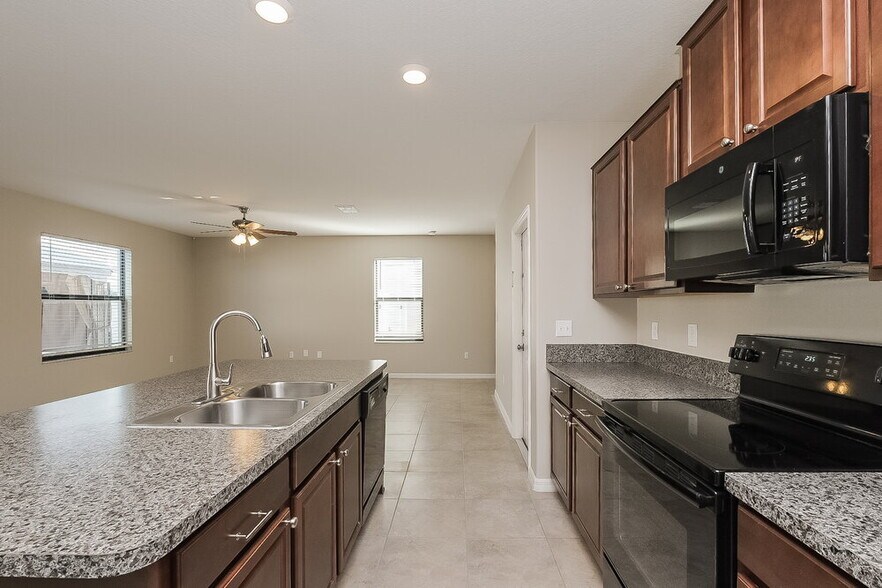 Building Photo - 4323 Globe Thistle Dr