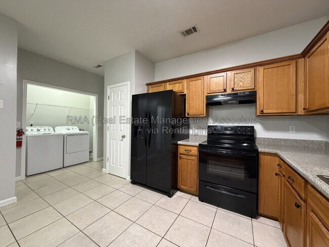 Building Photo - 1724 Carrington Dr
