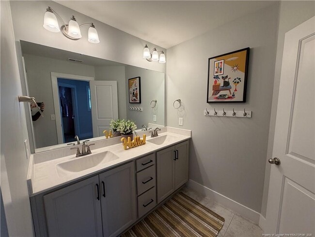 Building Photo - 68 Spruce Holw Cir