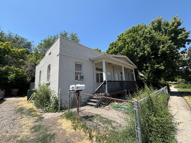 Building Photo - 266-268-268 S 900 W