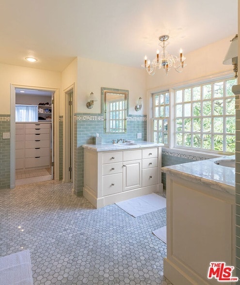 Building Photo - 226 Palisades Ave