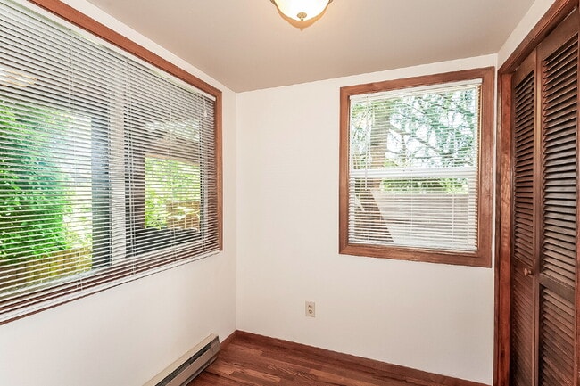 Building Photo - Charming Enatai Craftsman Near Lake Washington – 3BR/2BA- AVAILABLE NOW!