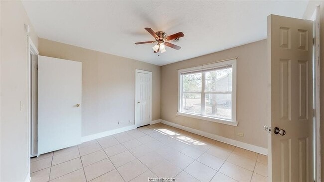 Building Photo - 202 Walton Dr