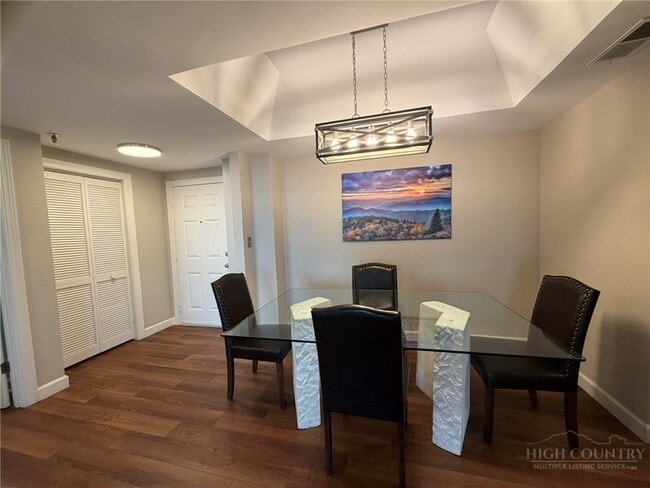 Building Photo - 303 Sugar Top Dr
