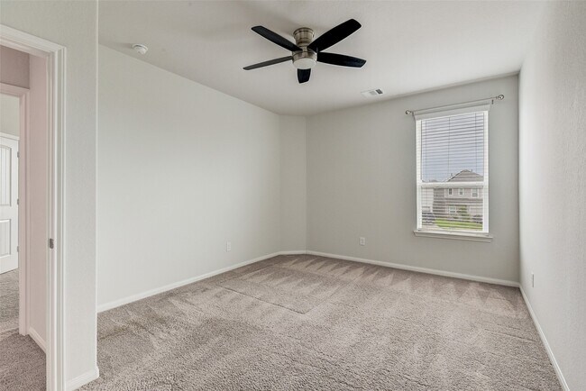 Building Photo - 24810 Lorenzo Glaze Trail