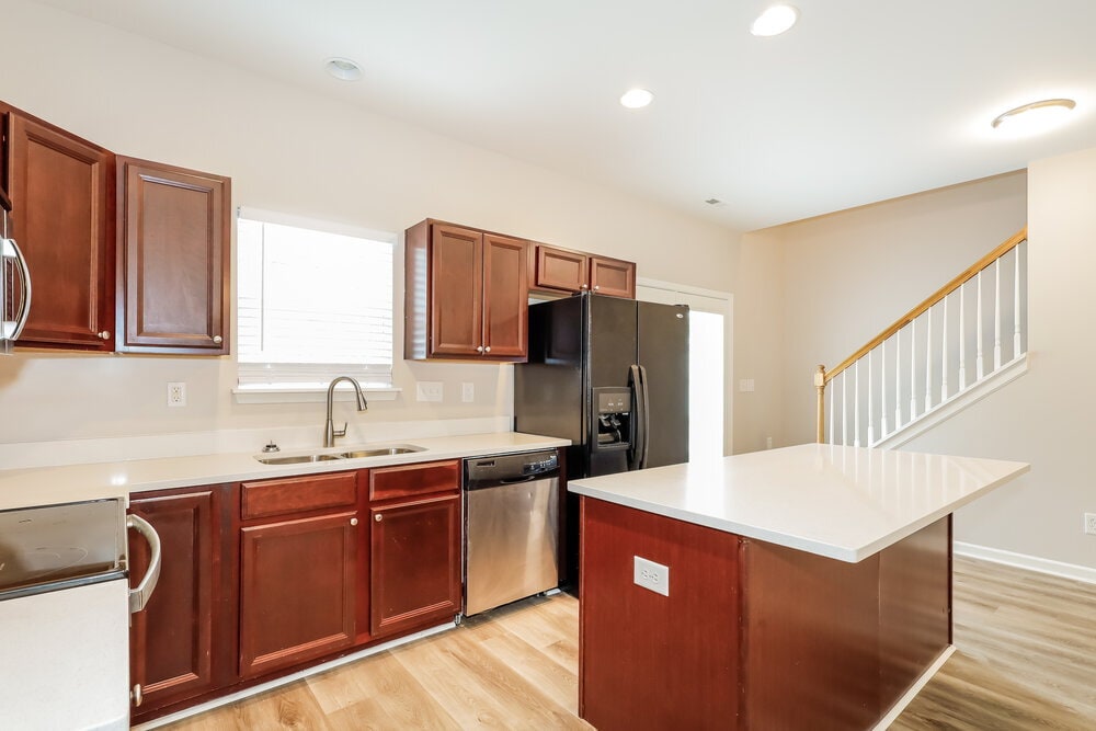 Building Photo - 14072 Singleleaf Ln