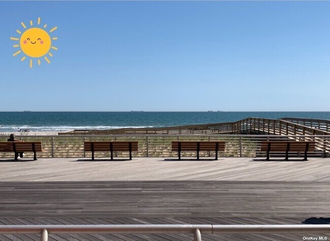 Building Photo - 623 E Park Ave