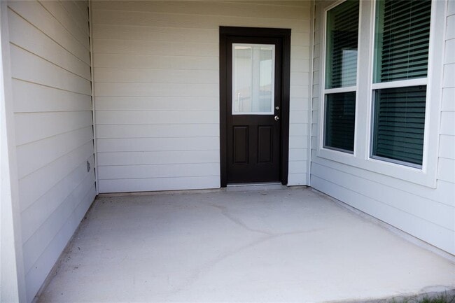 Building Photo - 247 Schrader Dr