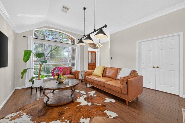 Building Photo - 7302 Foyer Cir