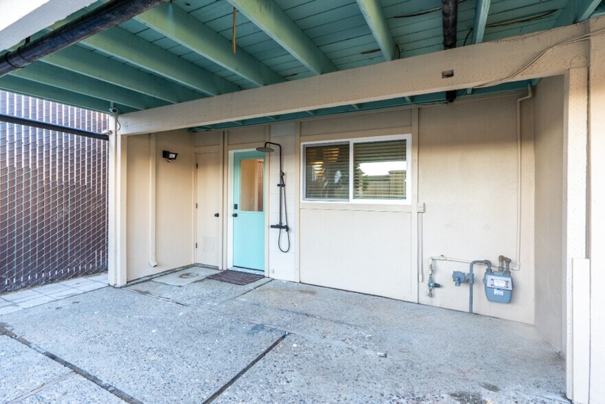 Building Photo - 112 Marina Ave