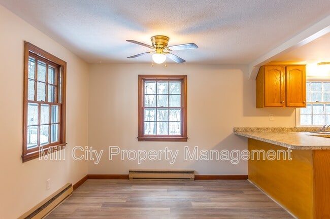 Building Photo - 64 South Rd