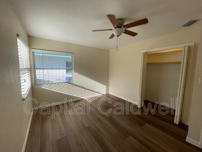Building Photo - 1609 San Mateo Dr