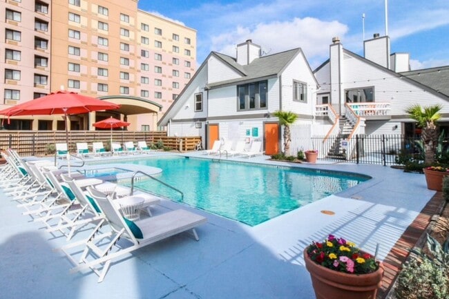 Building Photo - CoOp at the Med Center