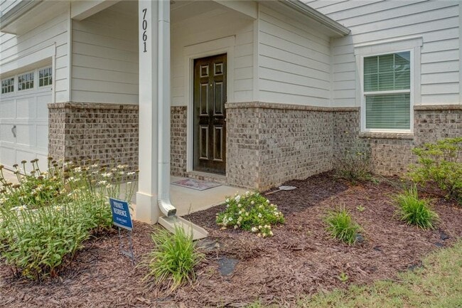 Building Photo - 7061 Rochford Dr