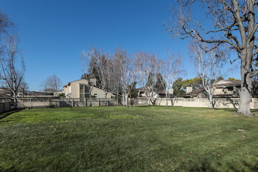 Building Photo - 1248 Crescent Ter