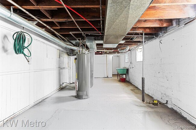 Building Photo - 1076 N Rademacher St