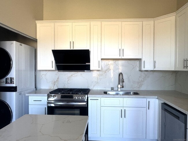 Building Photo - 16402 Rio Vista Rd