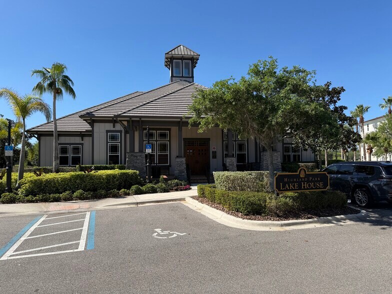 Building Photo - 14531 Cotswolds Dr