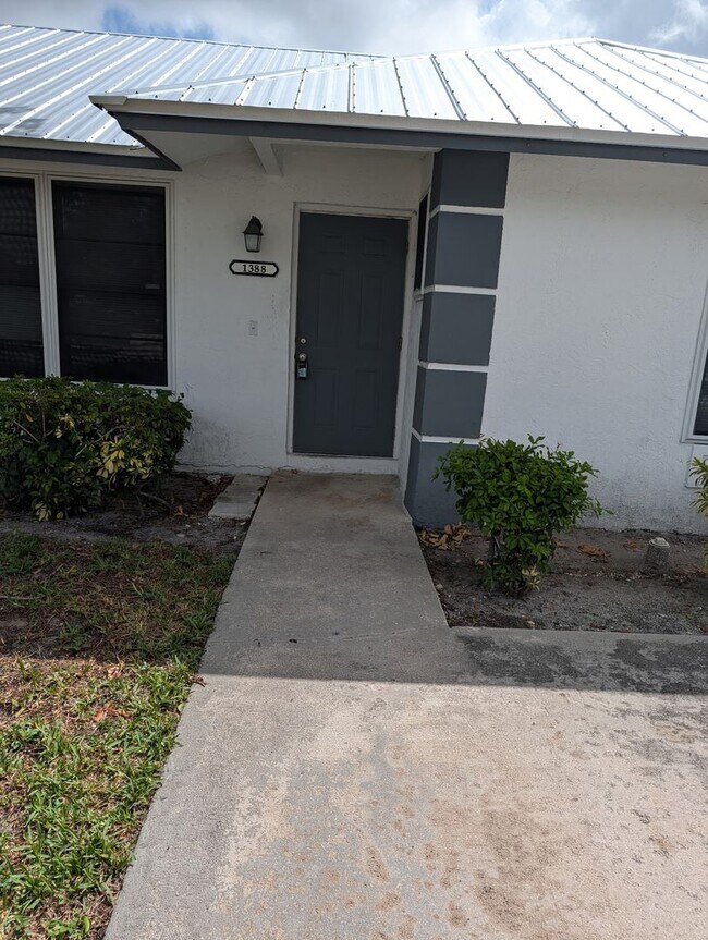 Building Photo - 1382 Birkdale Dr