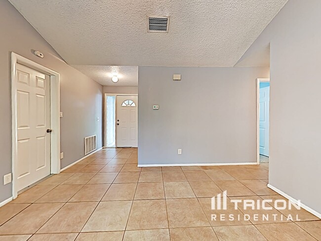 Building Photo - 1631 Spring Lake Dr
