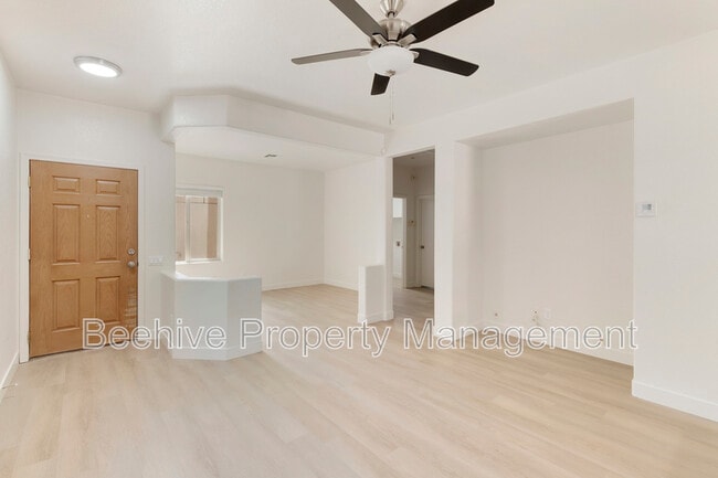 Building Photo - 220 N 110th St