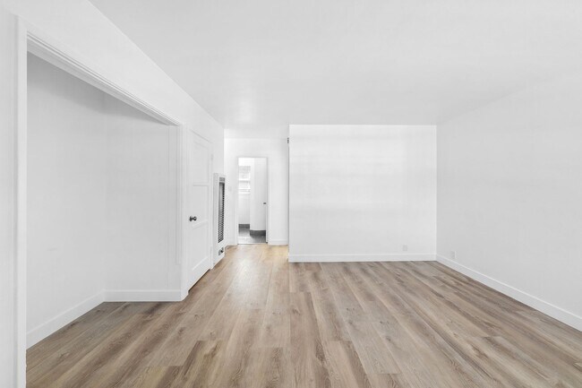 Interior Photo - 4130 E 10th Street