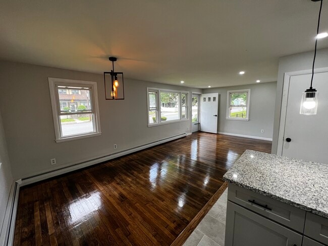 Building Photo - 388 Burncoat St