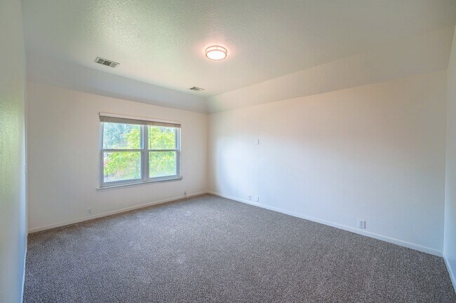 Building Photo - 11606 Canyon Woods Dr
