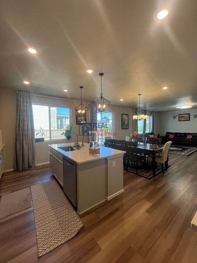 Building Photo - 13621 Crane Ct