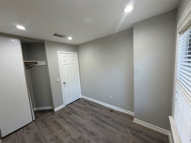 Building Photo - 2810 Grants Lake Blvd