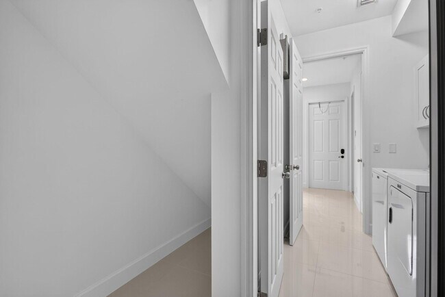 Building Photo - 444 NW 41st St
