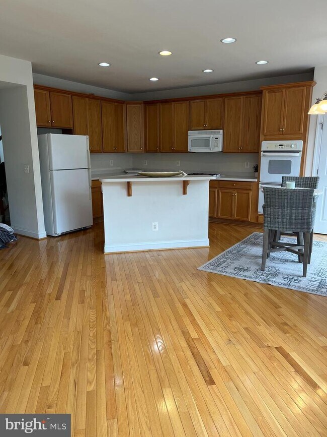 Building Photo - 129 Fortnightly Blvd