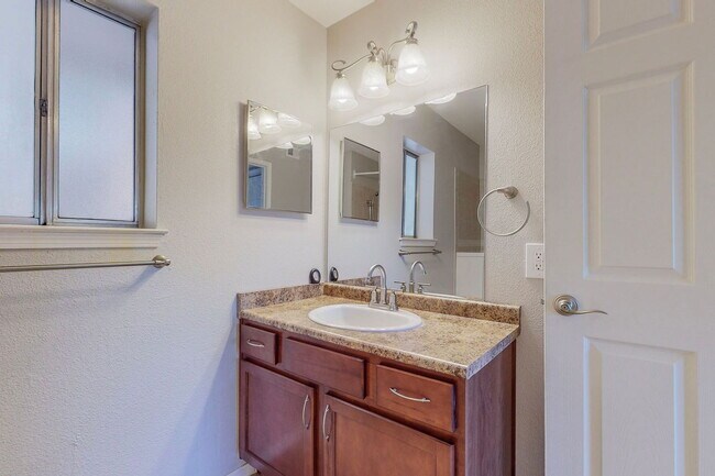 Building Photo - 4200 Montgomery Blvd NE