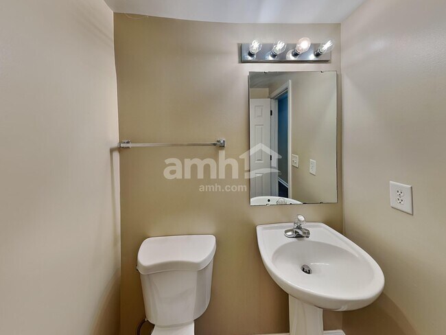 Building Photo - 4613 Cades Cove Dr