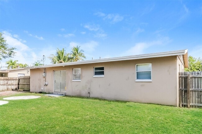 Building Photo - 4850 Andros Dr