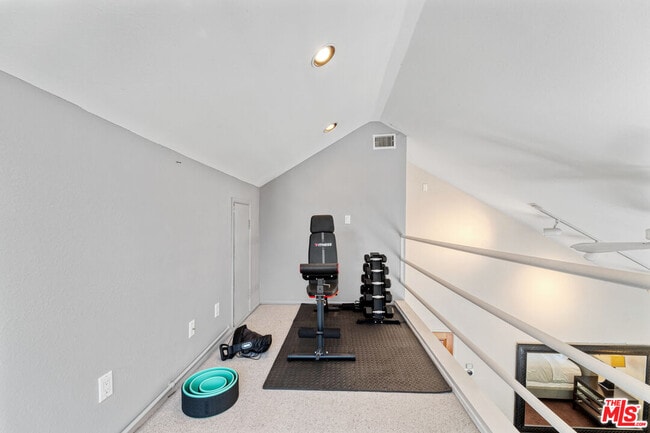 Building Photo - 119 S Kilkea Dr