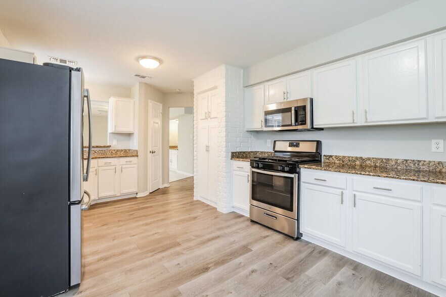 Building Photo - 1710 Whiteback Dr
