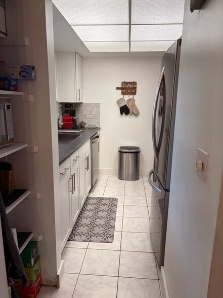 Kitchen Entry with Fully Pantry & Microwave - 1845 S Highland Ave