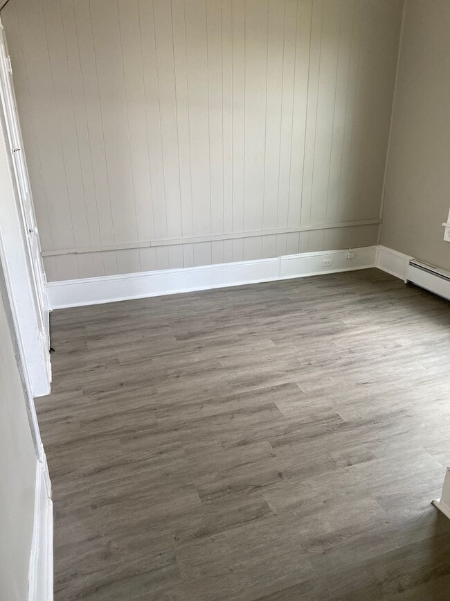 Building Photo - 1110-1112-1112 N Rock St